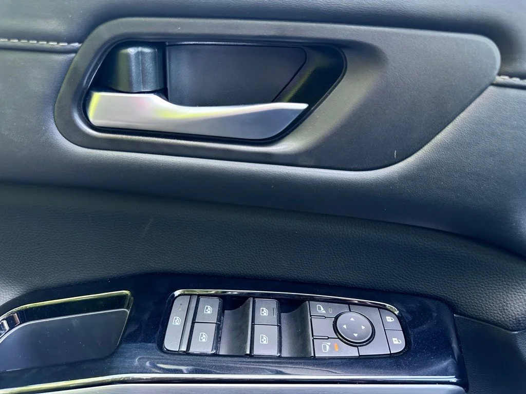 New 2026 Super Black Nissan SL image 34