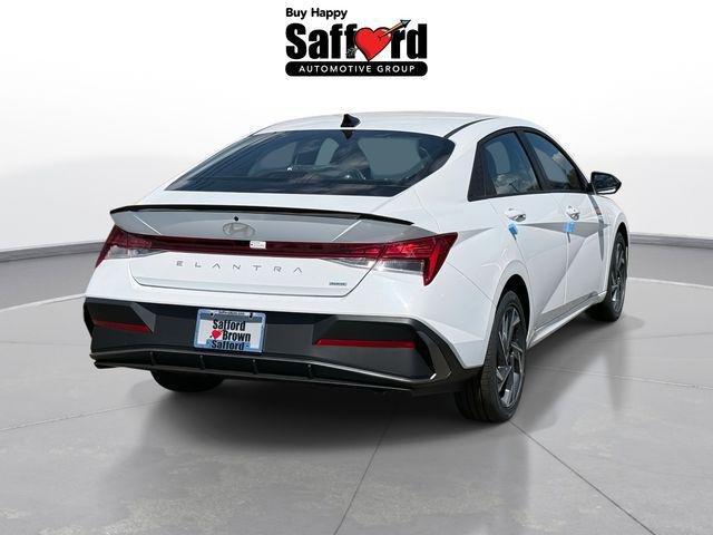 New 2025 White Hyundai SEL Sport image 8