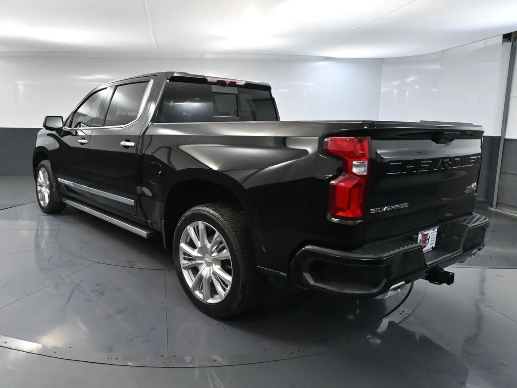 Used 2023 Black Chevrolet High Country image 6