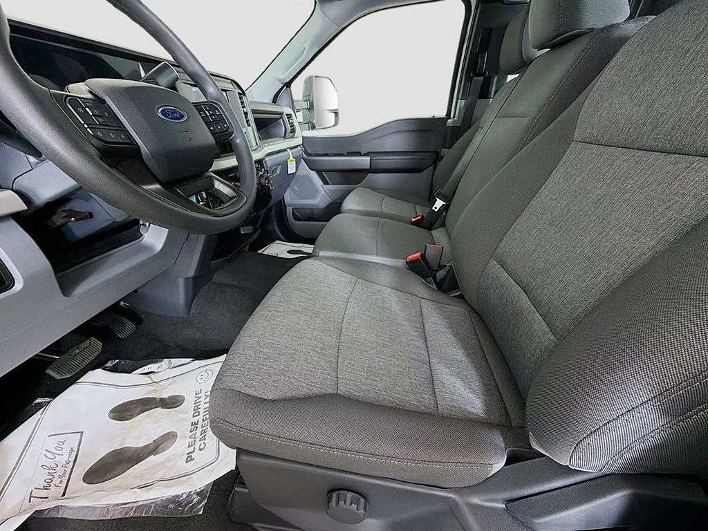 New 2025 Oxford White Ford F-350® XL image 19