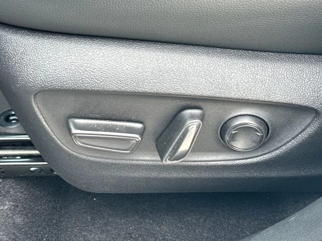 Used 2025 Beige Toyota XLE image 19