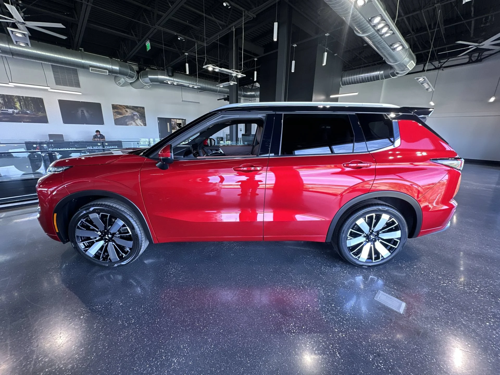New 2026 Red Diamond/Black Roof Mitsubishi SEL image 5