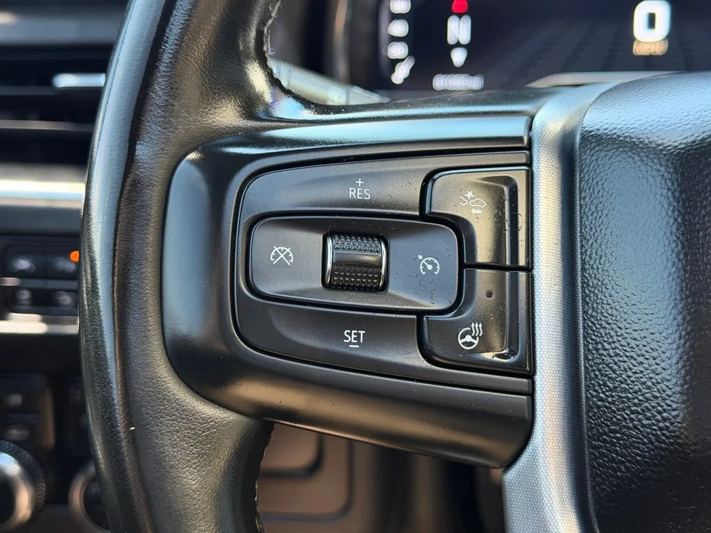 Used 2023 Gray GMC SLT image 18