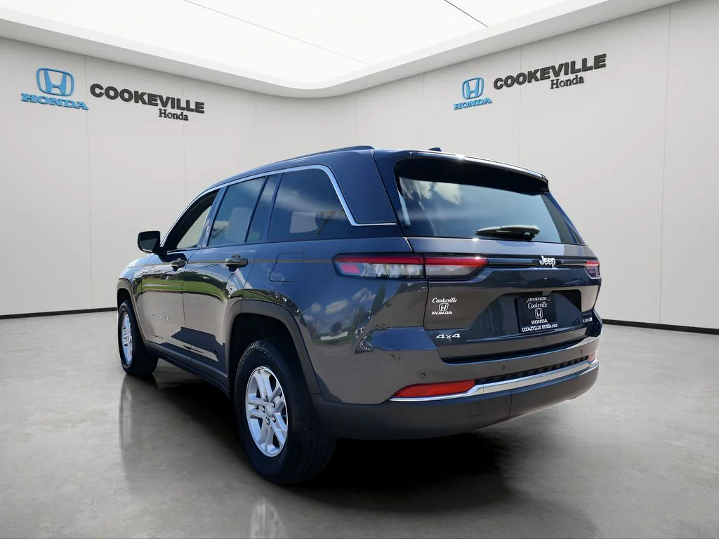 Used 2024 Baltic Gray Metallic Clearcoat Jeep Laredo image 8
