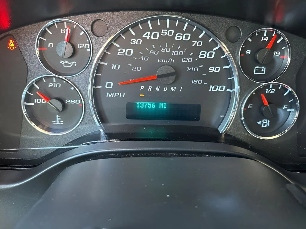 Used 2024 White Chevrolet Work Van image 19