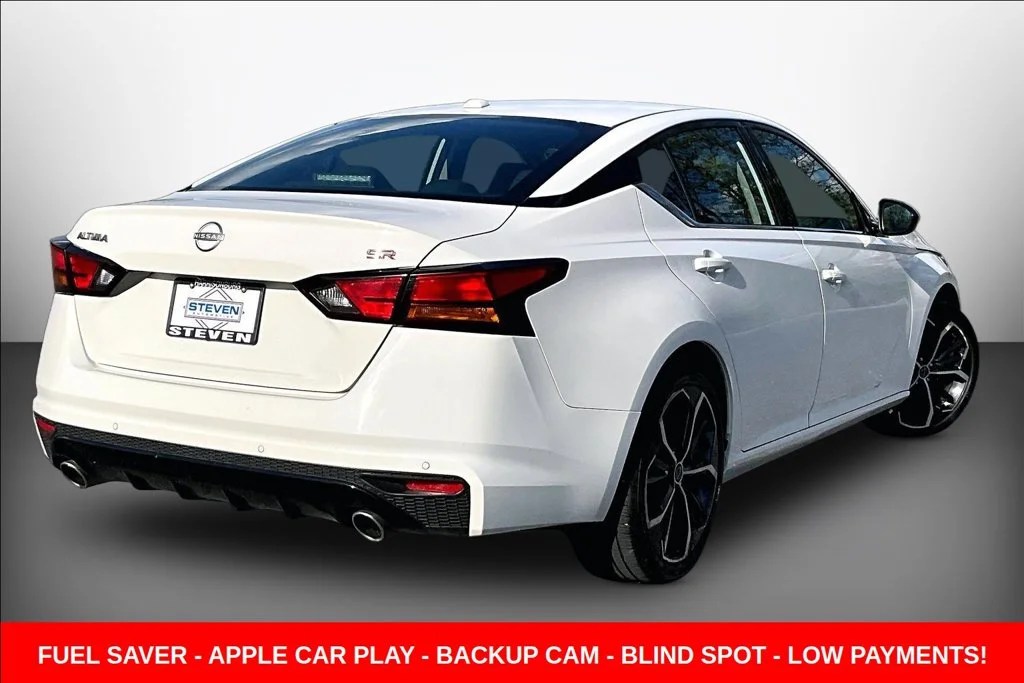 Used 2024 White Nissan 2.5 SR image 6