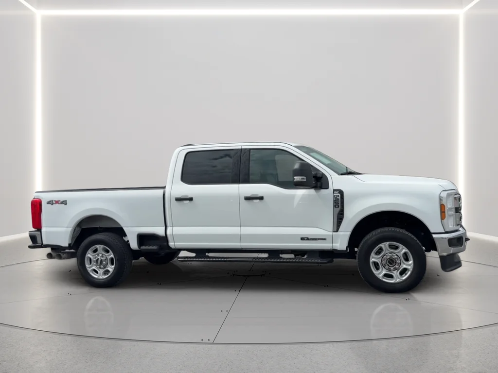 Used 2025 White Ford XLT image 4
