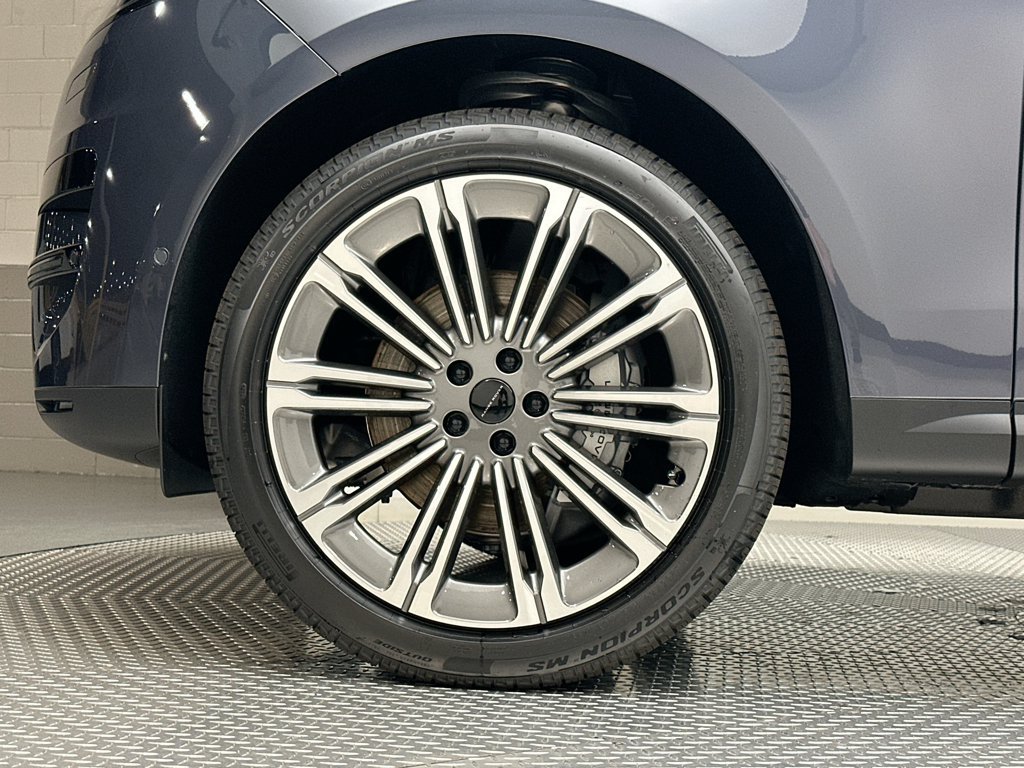 New 2027 Varesine Blue Metallic Land Rover SE image 5