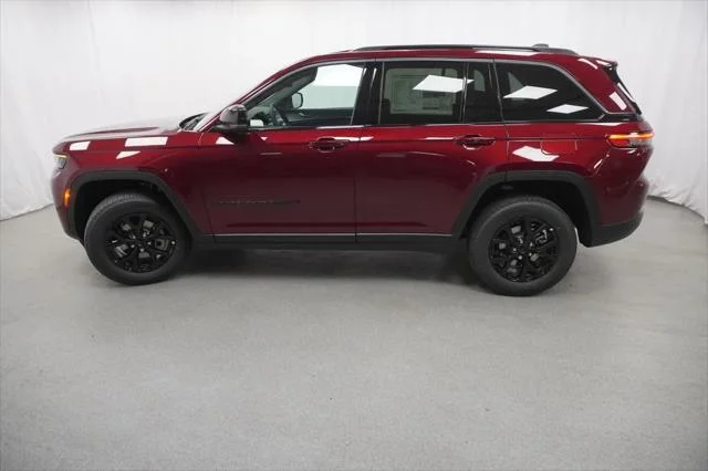 New 2026 Velvet Red Pearl-Coat Exterior Paint Jeep Laredo image 14