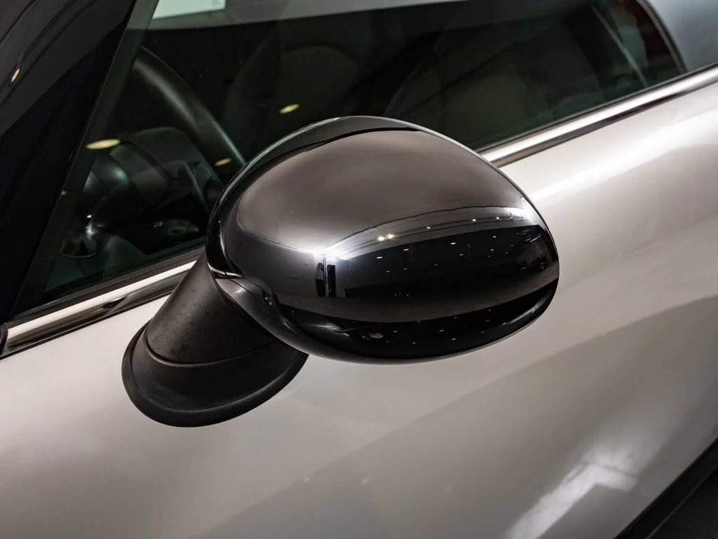Used 2014 White Silver MINI  image 16