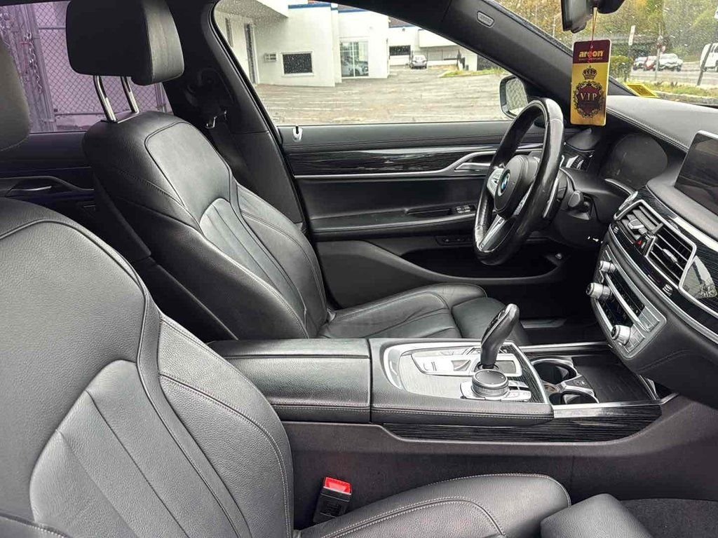Used 2022 Black BMW 740i image 17
