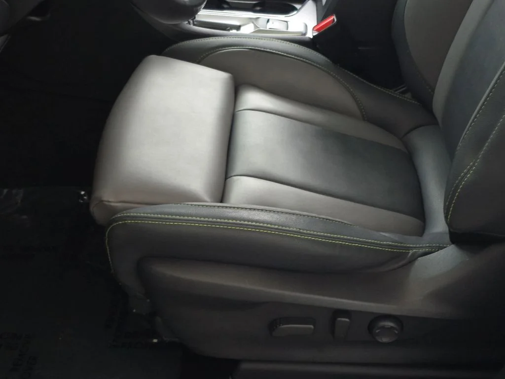 Used 2024 White Subaru Onyx Edition image 32