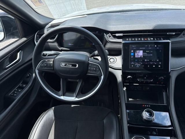 Used 2023 White Jeep Altitude image 21