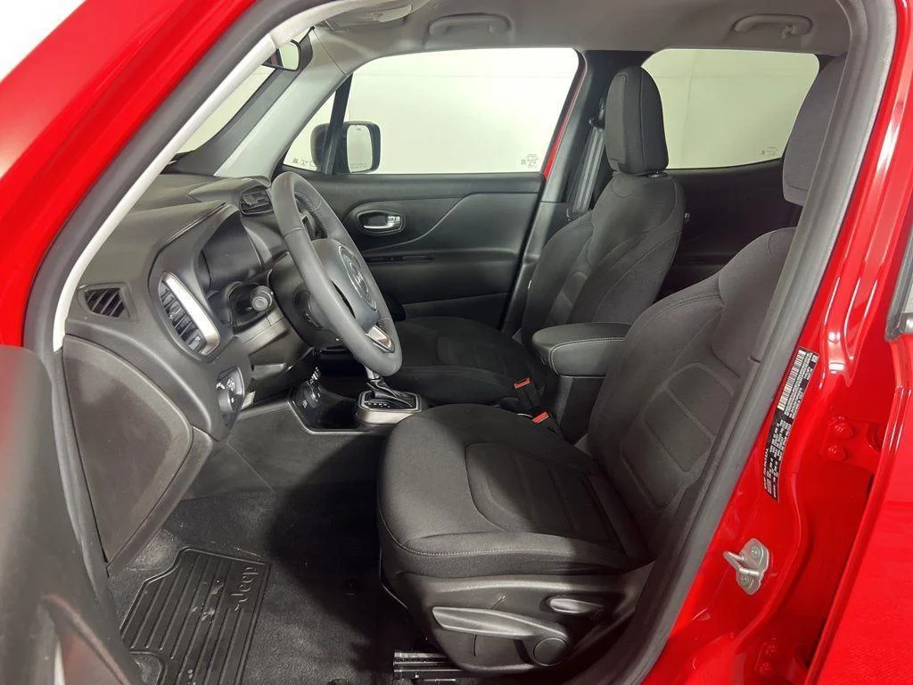 Used 2022 Colorado Red Clearcoat Jeep Latitude image 11