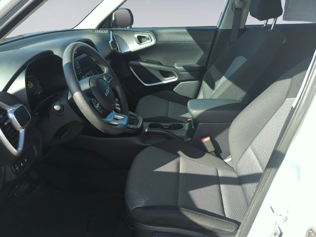 Used 2023 White Kia LX image 11