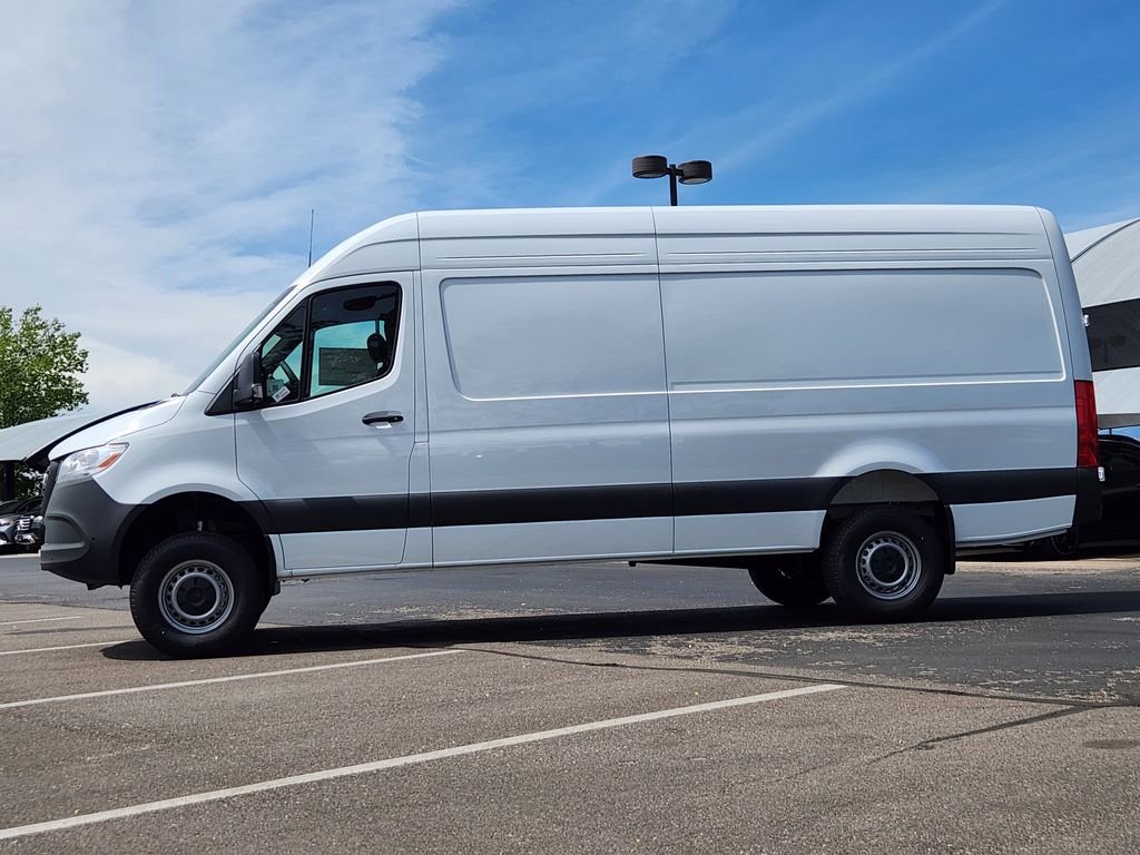 New 2026 ARCTIC WHITE Mercedes-Benz CARGO image 5