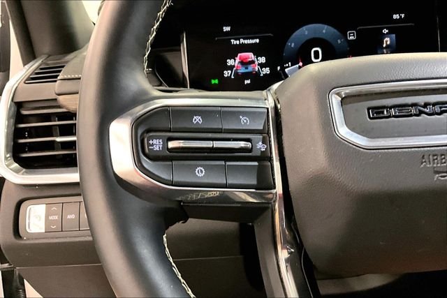 Used 2024 White Frost Tricoat GMC Denali image 27