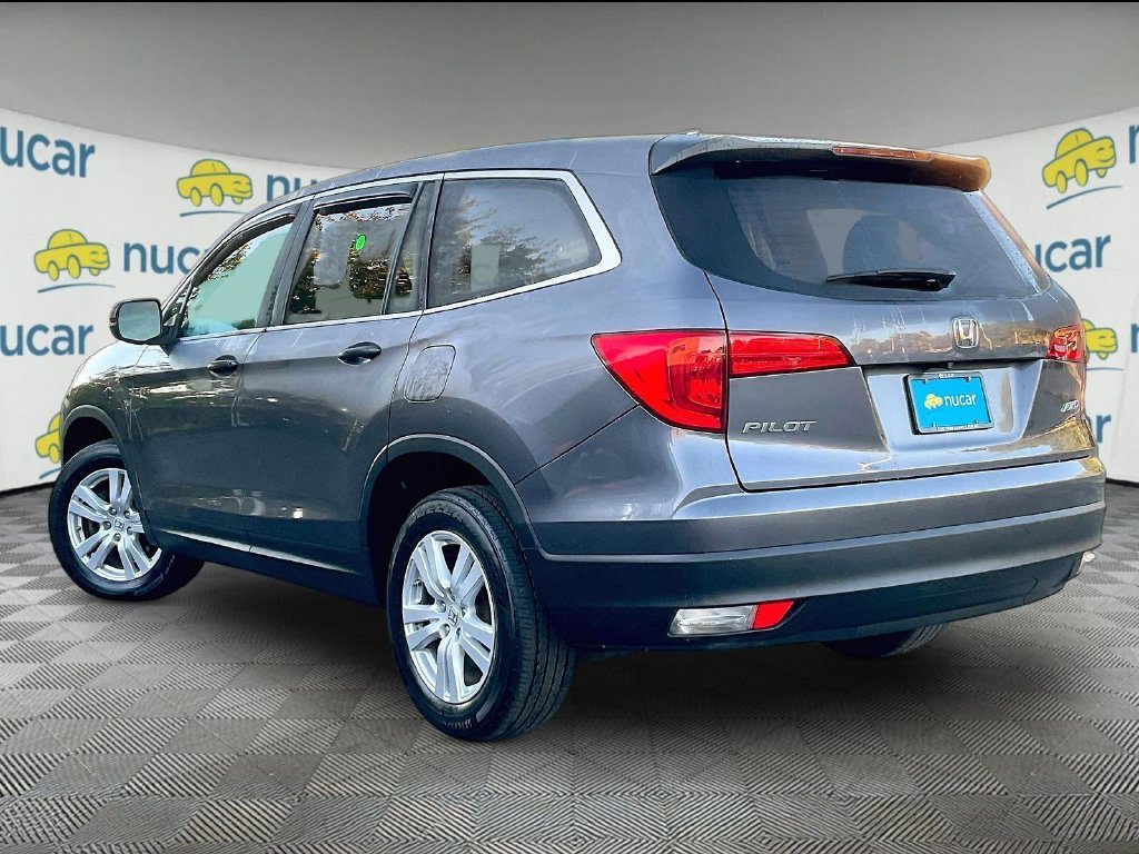 Used 2018 Gray Honda LX image 4