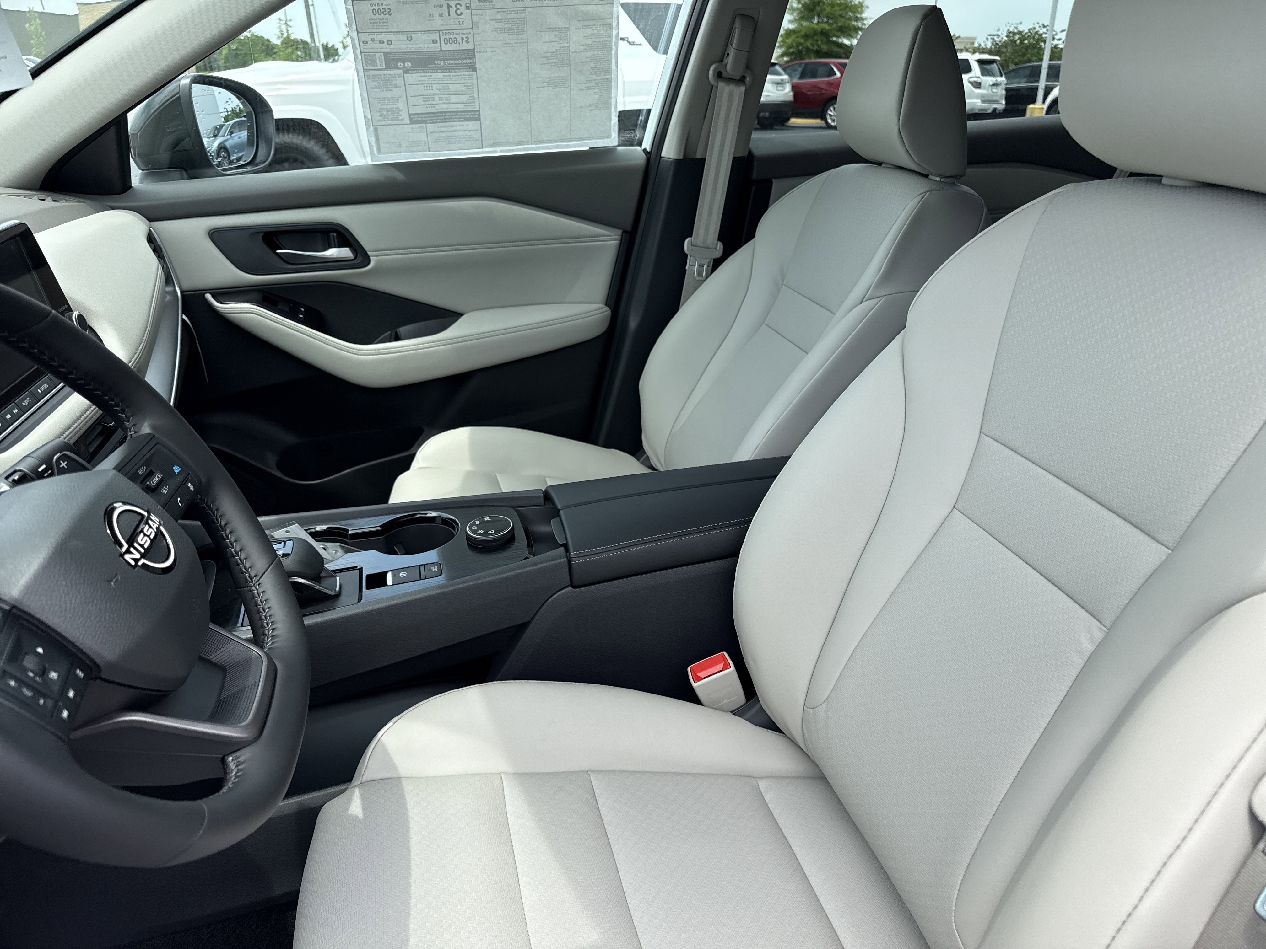 New 2026 Everest White Pearl TriCoat Nissan Dark Armor™ image 5