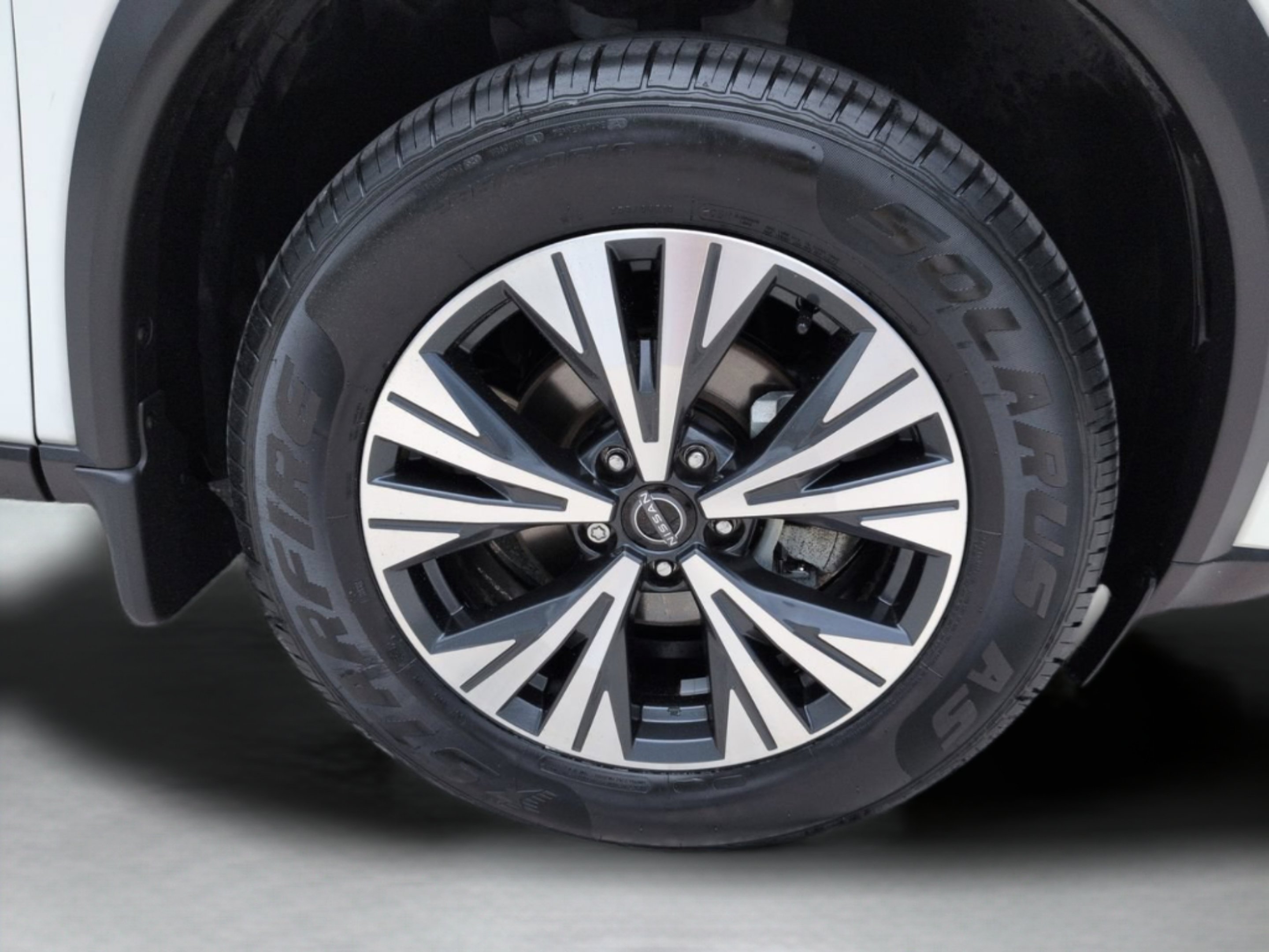 Used 2023 Pearl White Tricoat Nissan SV image 13