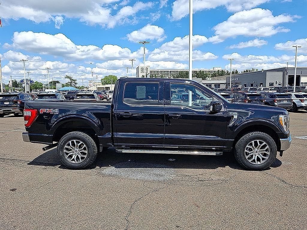 Used 2022 Black Metallic Ford Lariat image 10