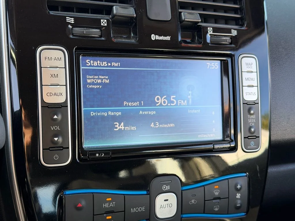 Used 2013 Silver Nissan SV image 20