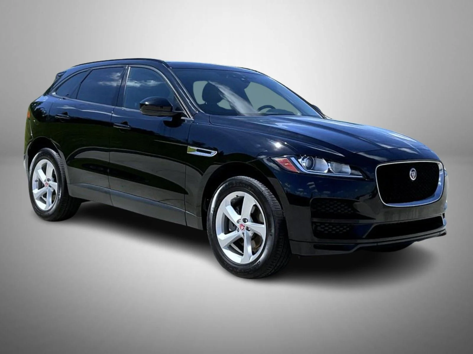 Used 2018 Black Jaguar 20d Premium image 3