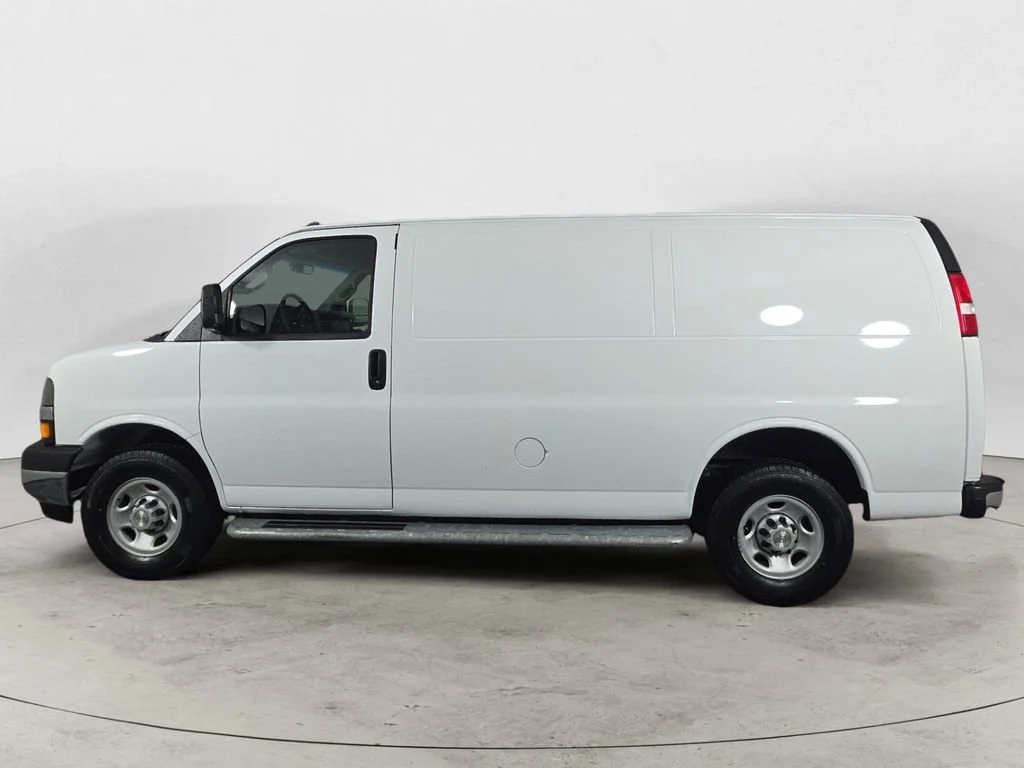 Used 2024 Summit White Chevrolet WT image 2