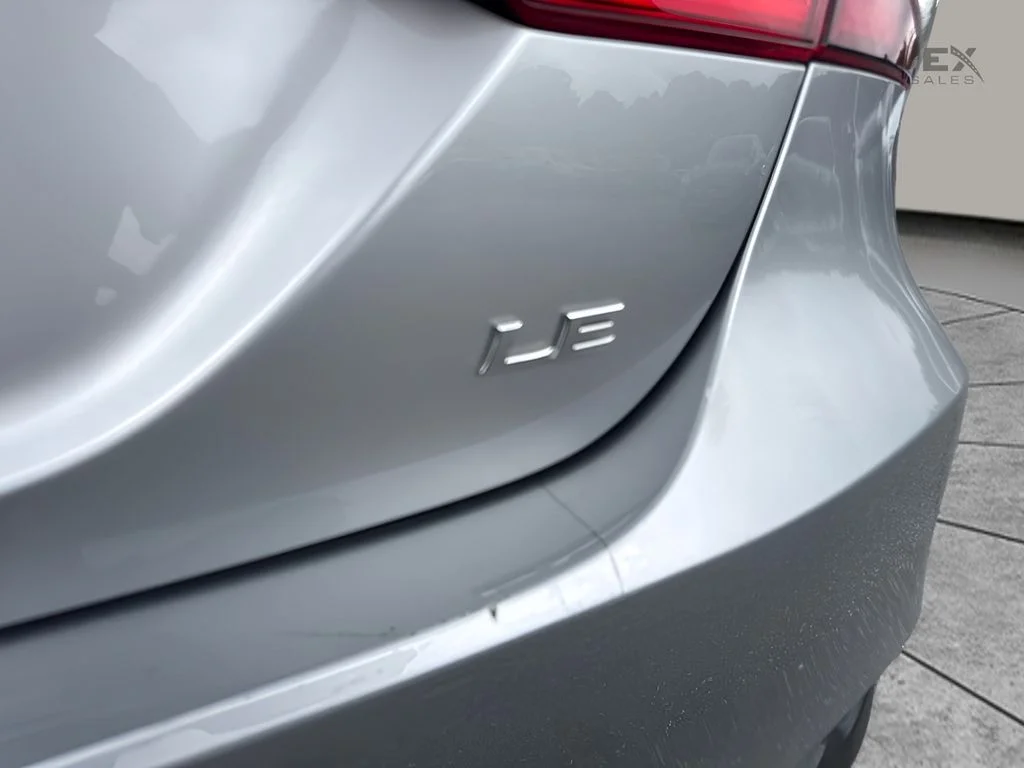 Used 2022 Silver Toyota LE image 18