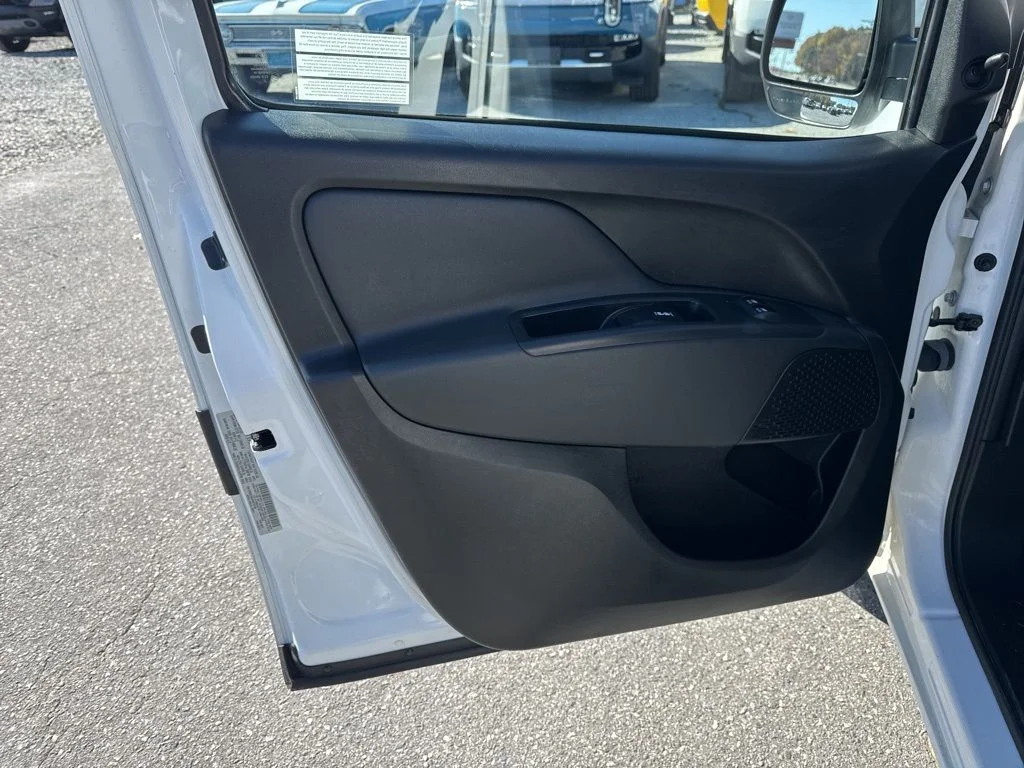 Used 2022 White Ram Base image 19