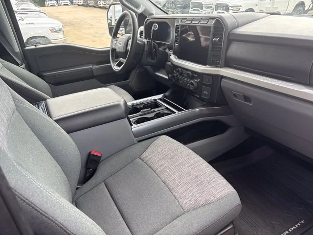 Used 2024 Blue Ford XLT image 10