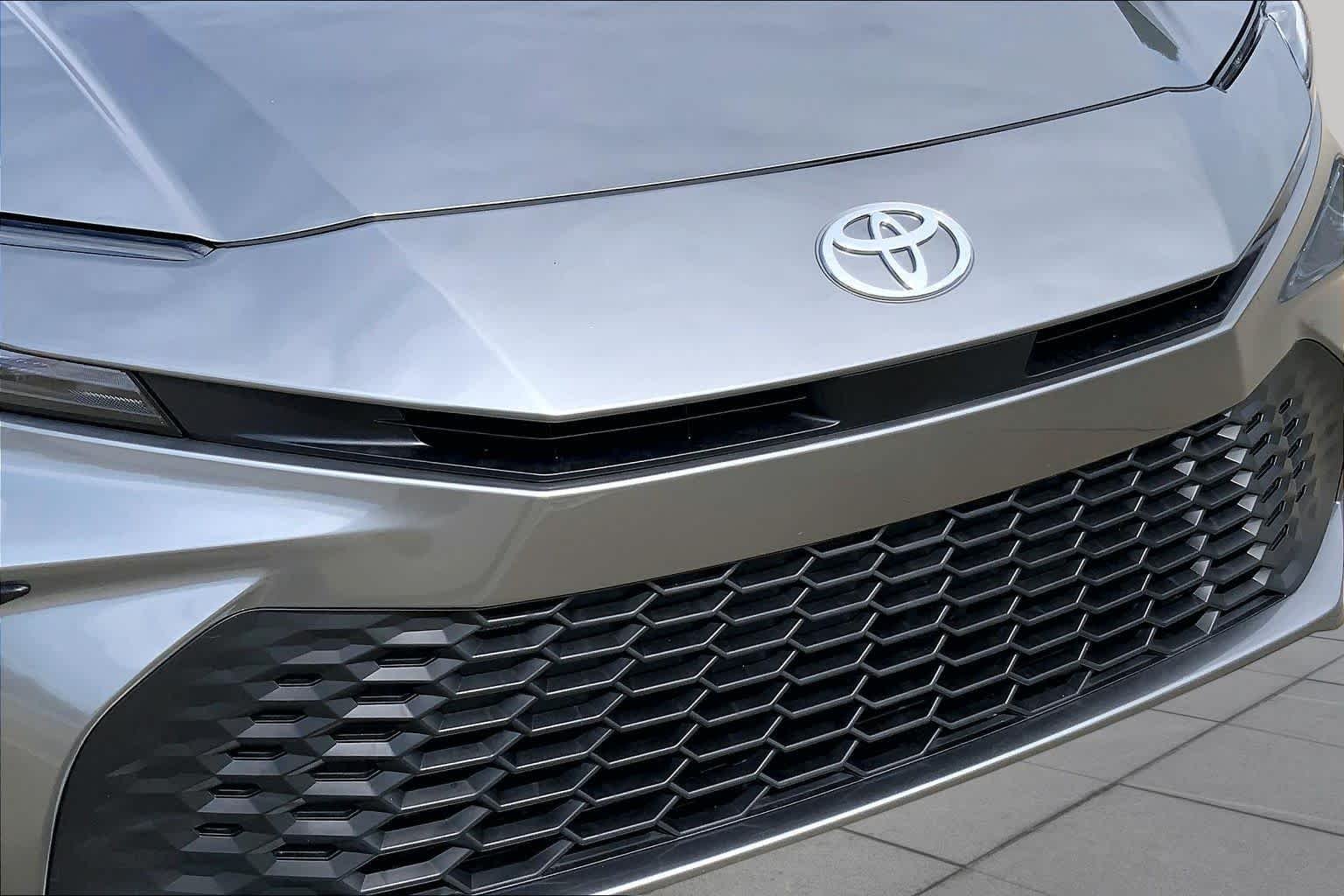Used 2026 Heavy Metal Toyota SE image 31