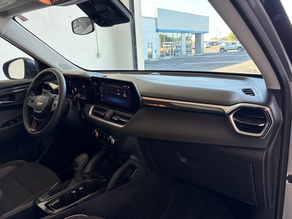 Used 2025 Sterling Gray Metallic Chevrolet LS image 34