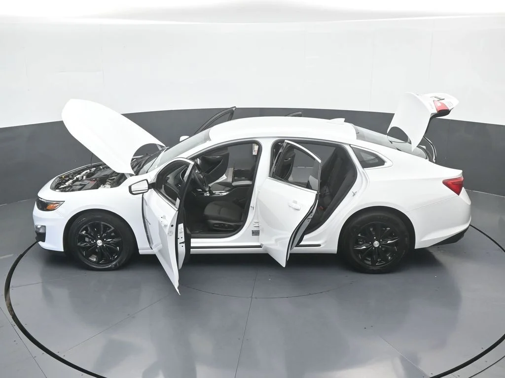 Used 2024 Summit White Chevrolet LT image 61