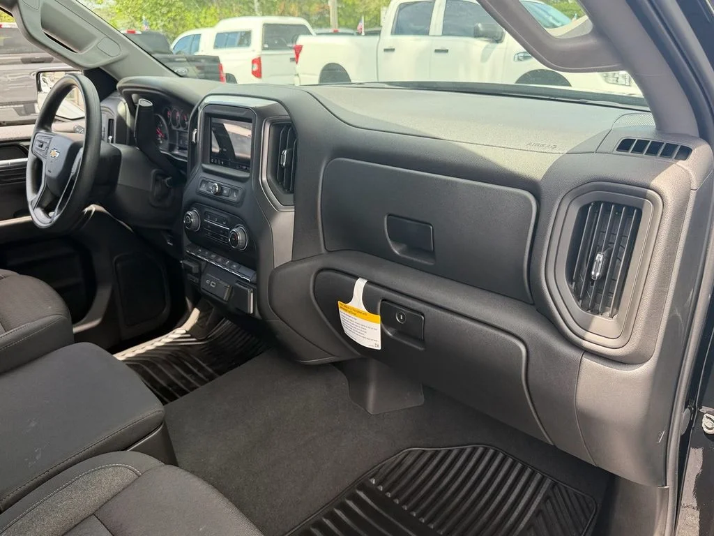 Used 2025 Black Chevrolet Custom image 17