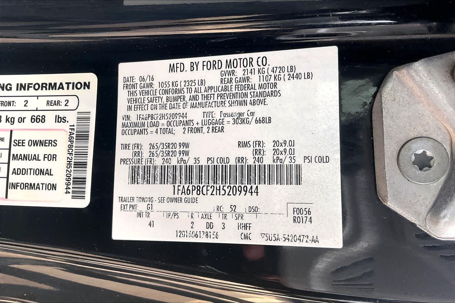 Used 2017 Shadow Black Ford GT Premium image 34
