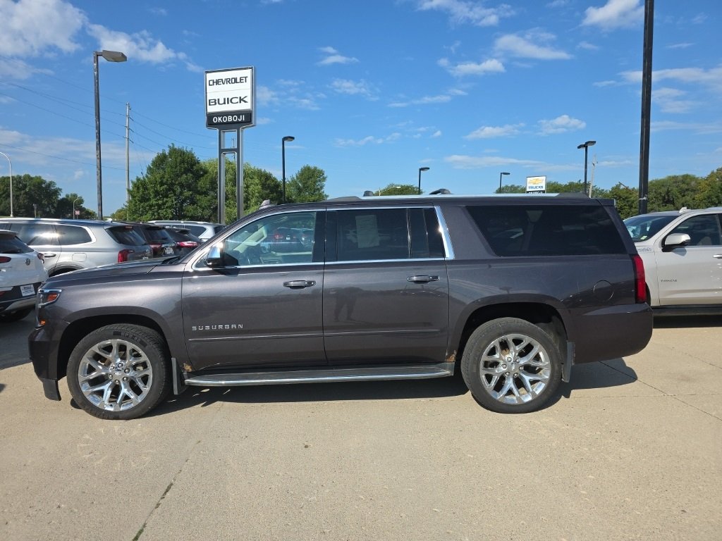 2017 Chevrolet Suburban Premier photo 3