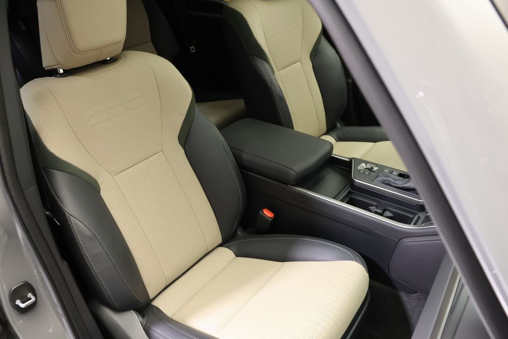 2025 Lexus GX Overtrail - Photo 42