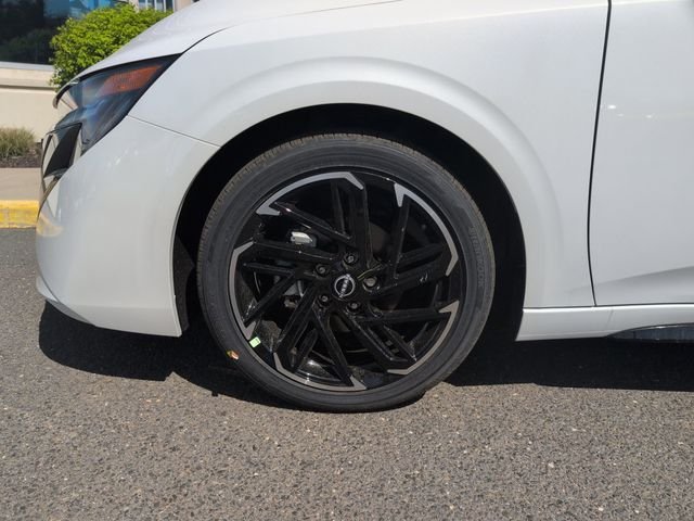 New 2026 Aspen White TriCoat / Super Black Two-tone Nissan SR image 8