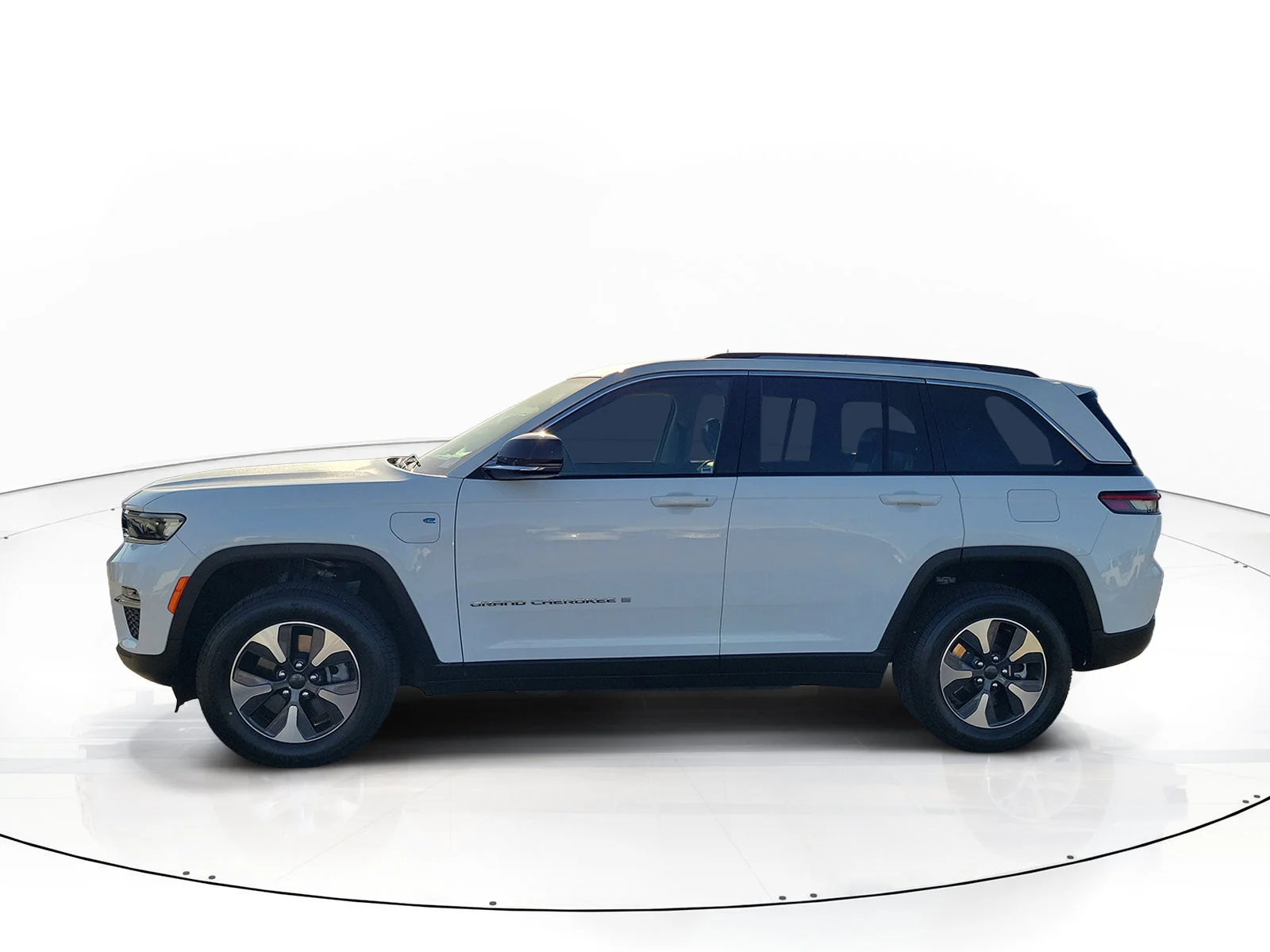 Certified Used 2022 White Jeep 4xe image 7