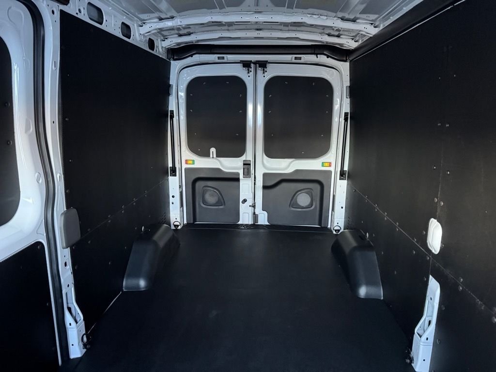 New 2026 Oxford White Ford Cargo Van image 8