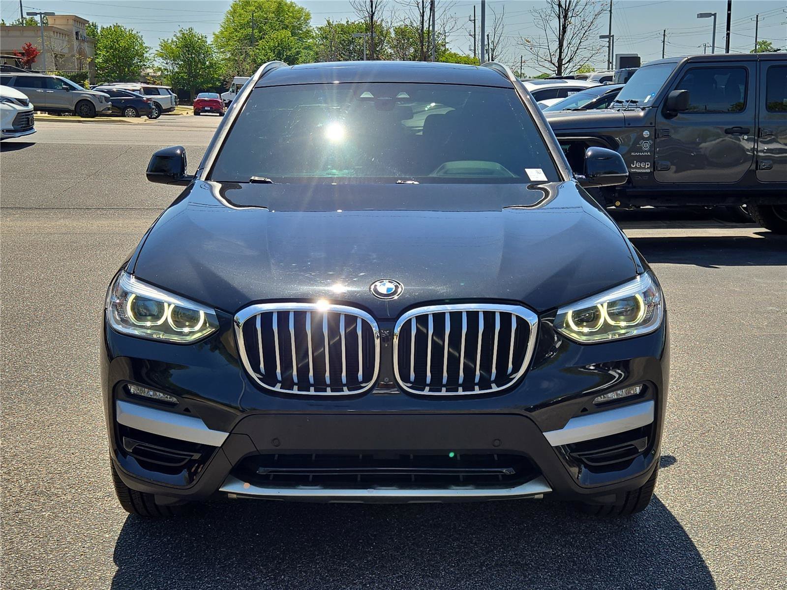 Used 2020 Black Sapphire Metallic BMW xDrive30i image 3