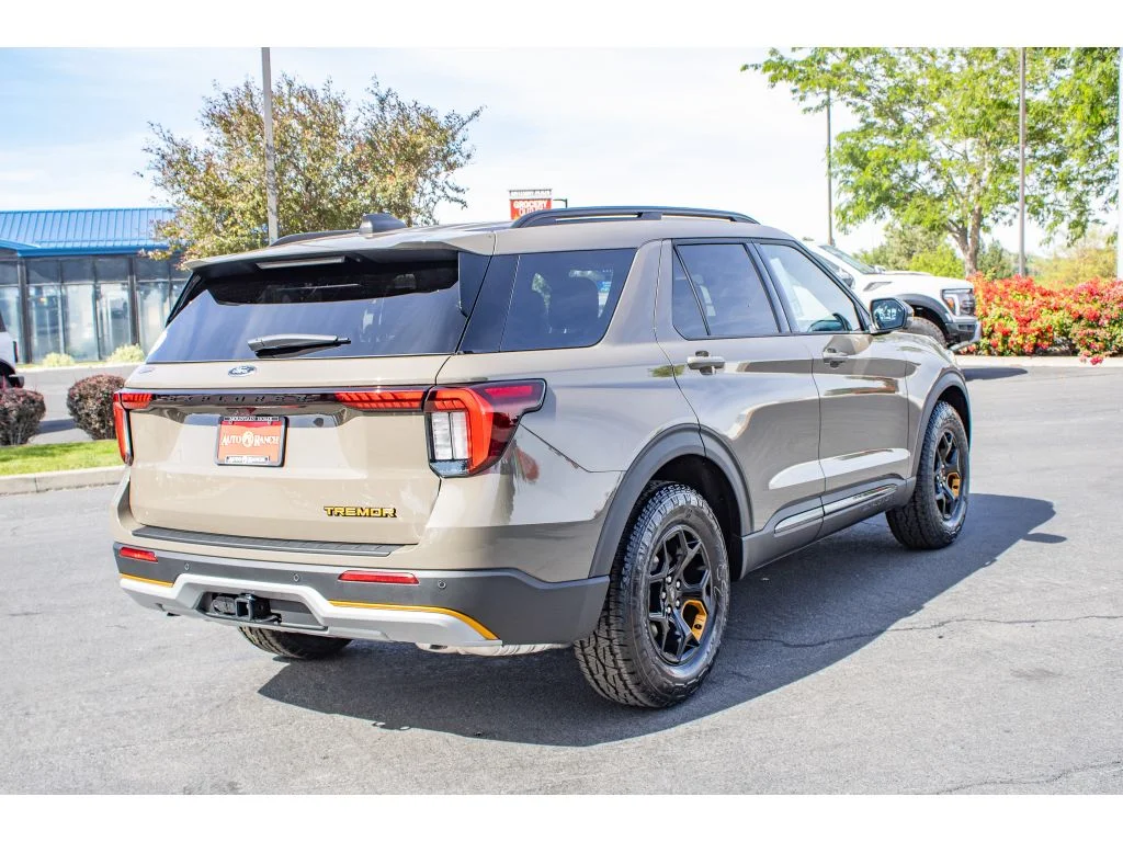 New 2026 MARSH GRAY Ford Tremor image 8