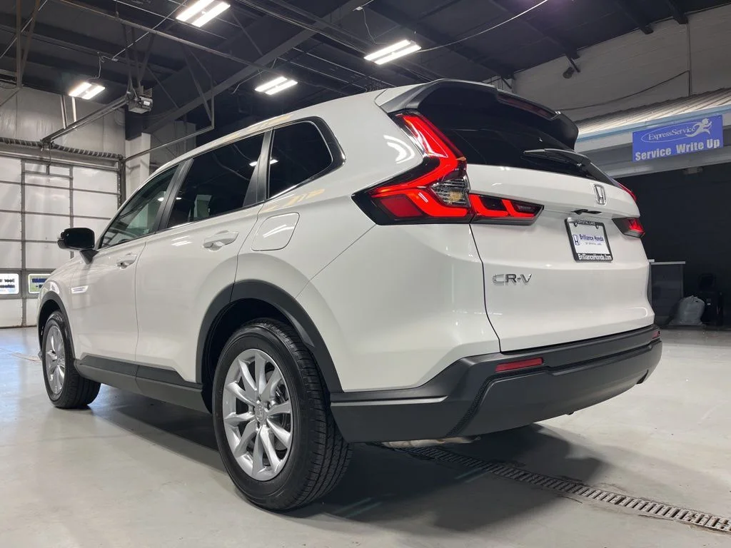 Used 2026 Platinum White Pearl Honda EX image 5