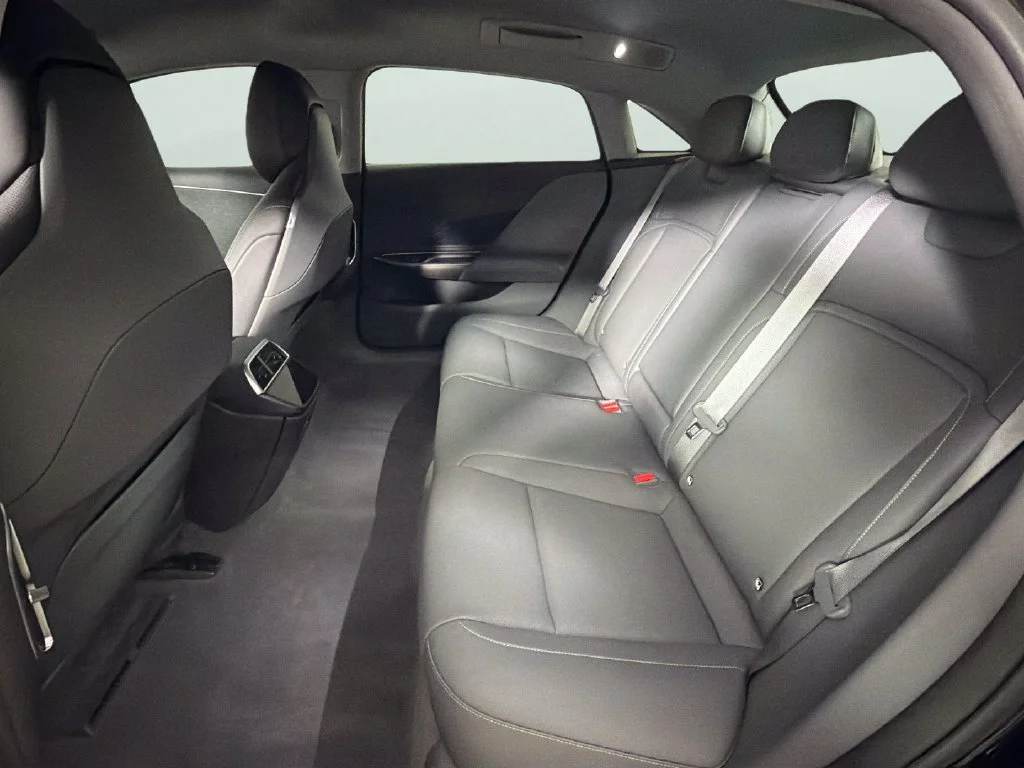 Used 2025  LUCID Pure image 29