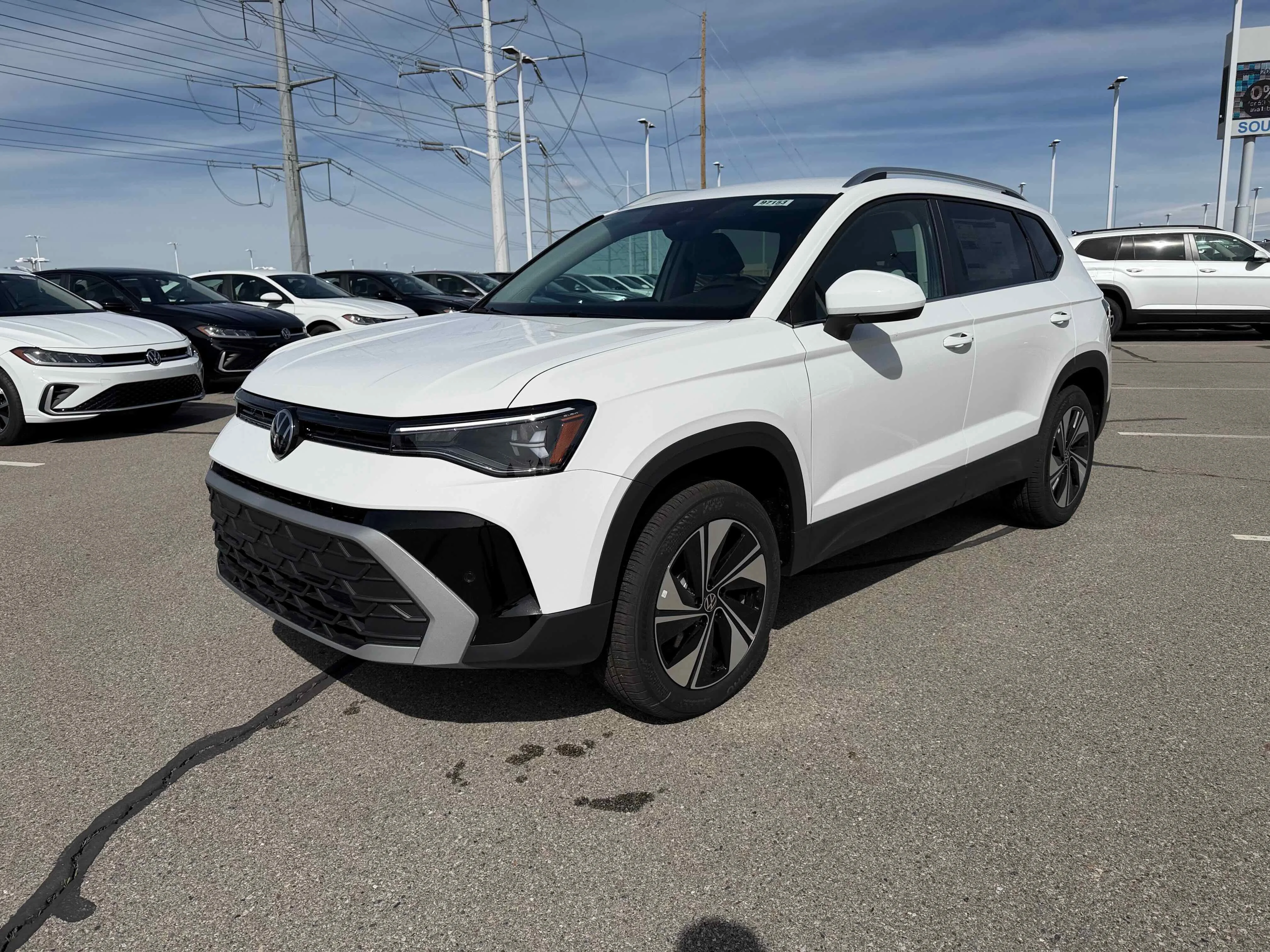 New 2026 Pure White Volkswagen SE image 12