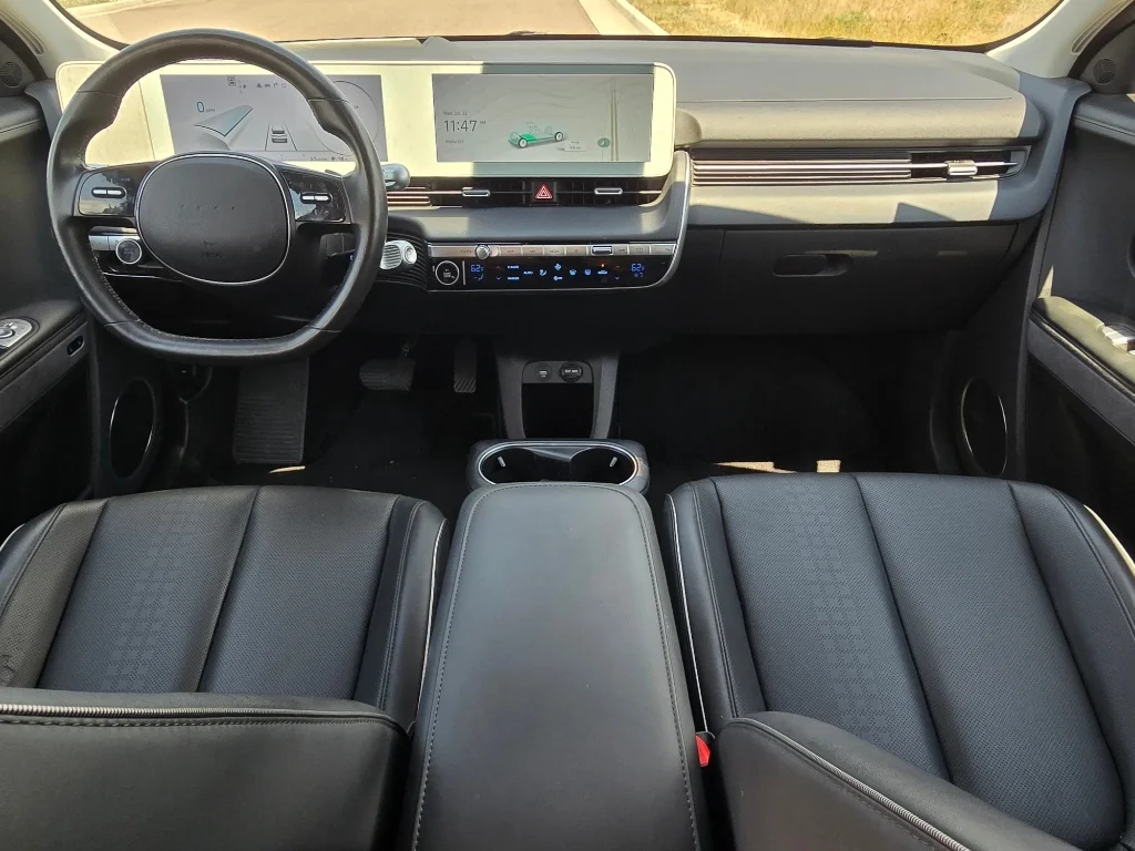 Used 2023 Digital Teal Hyundai Limited image 26