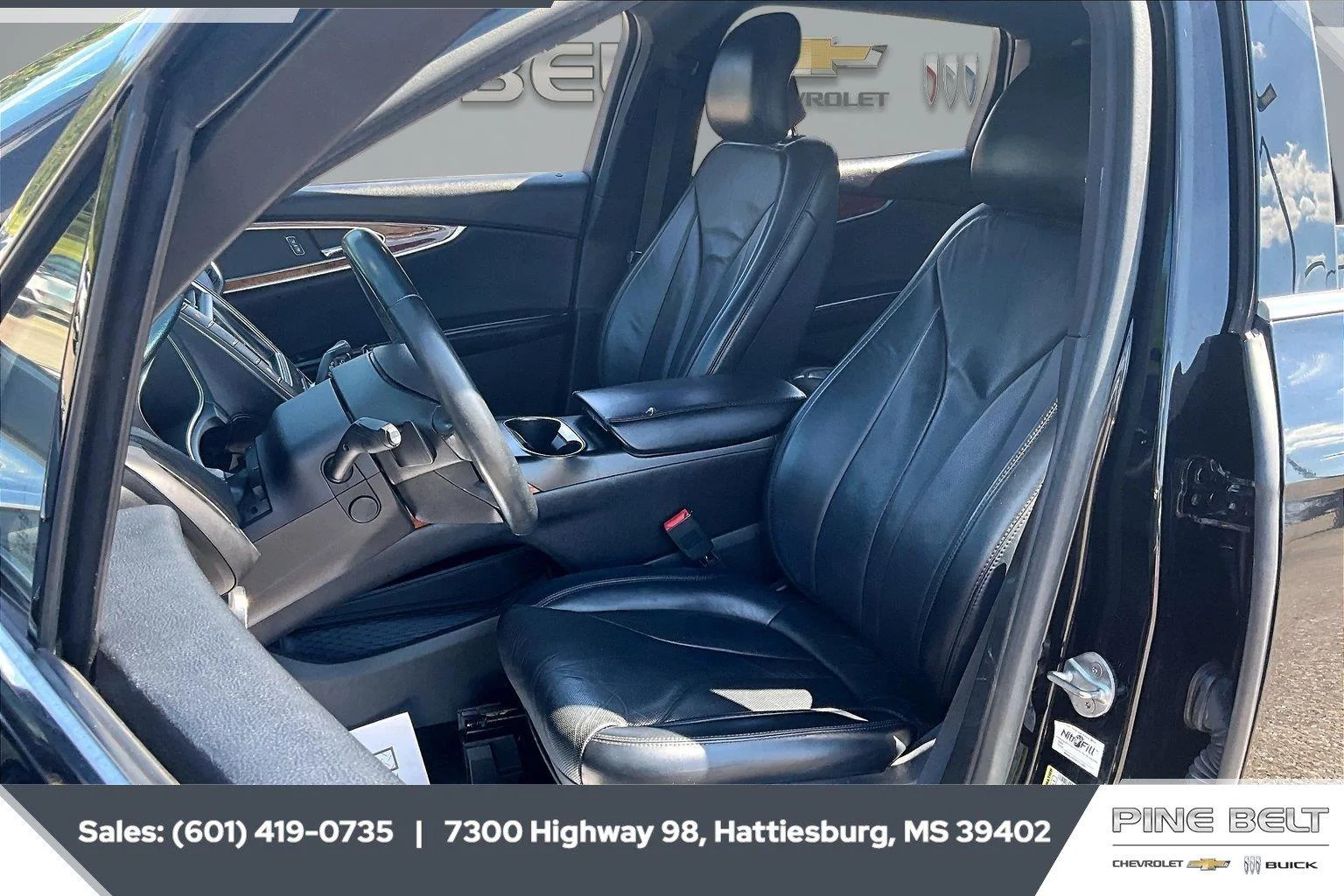 Used 2018 Black Velvet Lincoln Reserve image 18