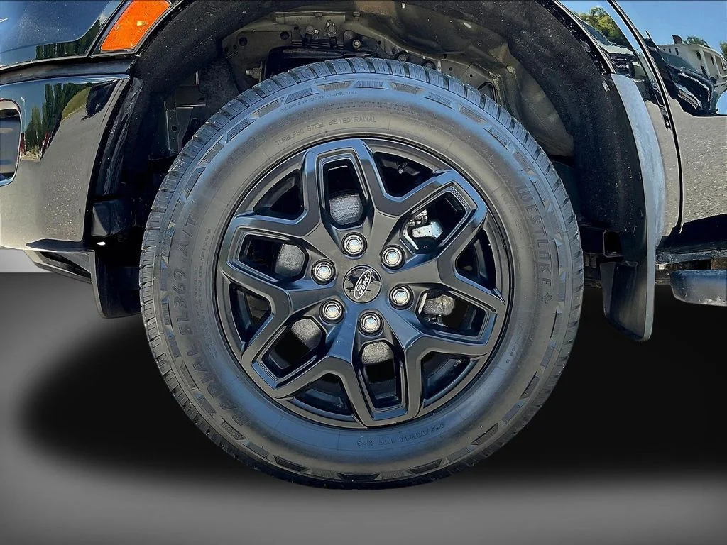 Used 2022 Shadow Black Ford XLT image 33