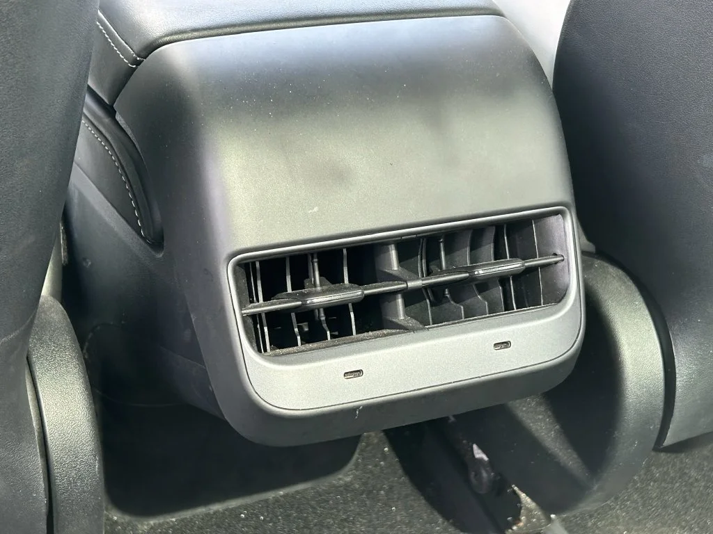 Used 2023  Tesla Base image 13